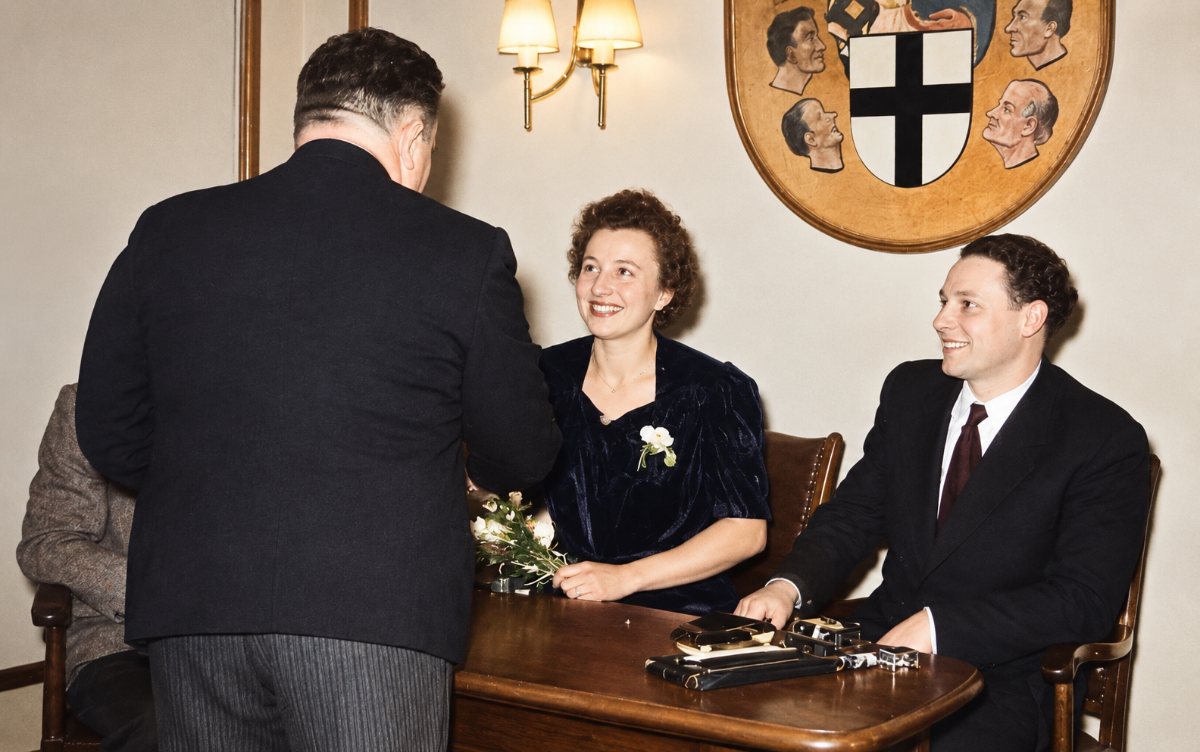Rekonstruktion des Hochzeitsfotos von Franz Josef Beyer und Gertrud Brigitte Hesse, 19. März 1955 in Brühl.